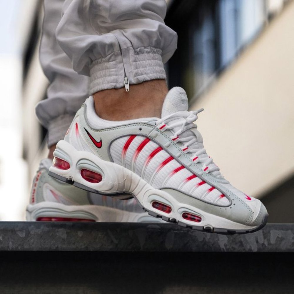 *SOLD* Nike Air Max Tailwind IV - "Red Orbit" // 8
